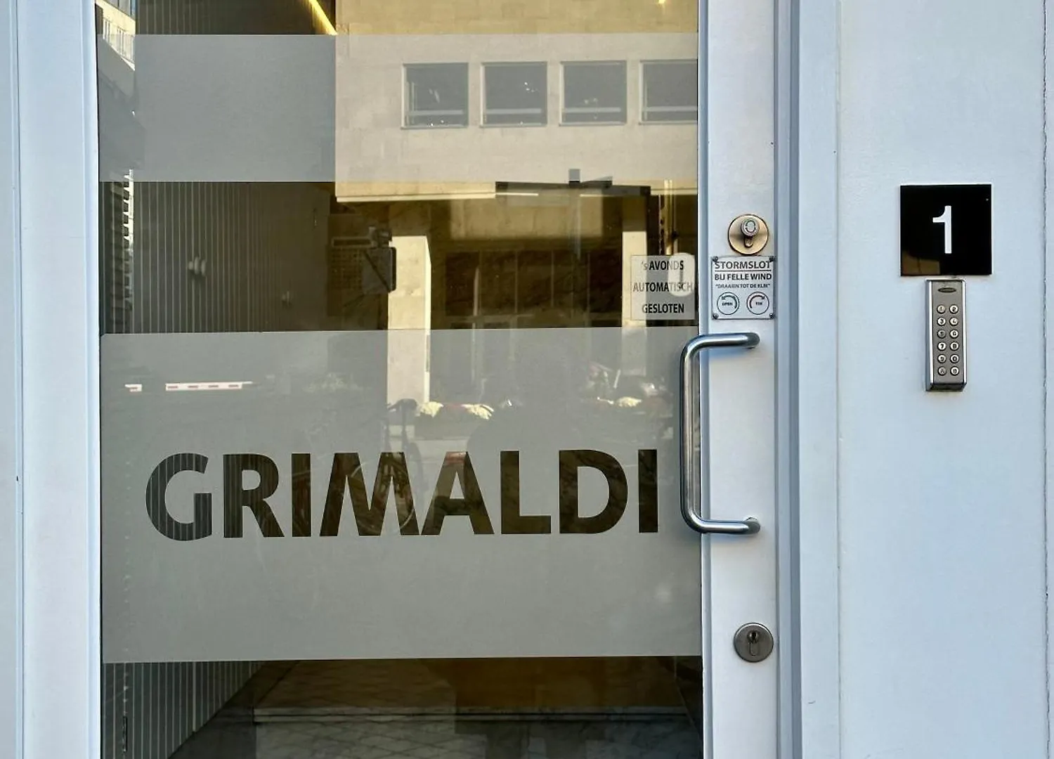 Le Studio Grimaldi Остенде